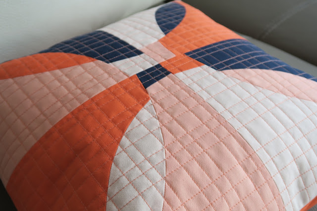 Luna Lovequilts - Free form curves quilted cushions