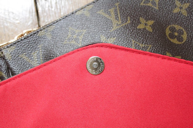 SAC LOUIS VUITTON : COMMENT RECONNAÎTRE LE FAUX DU VRAI 19 Fausse doublure de contrefaçon