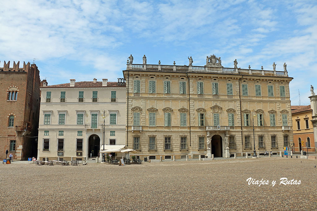 Palazzo Bianchi o Palazzo Vescovile de Mantua