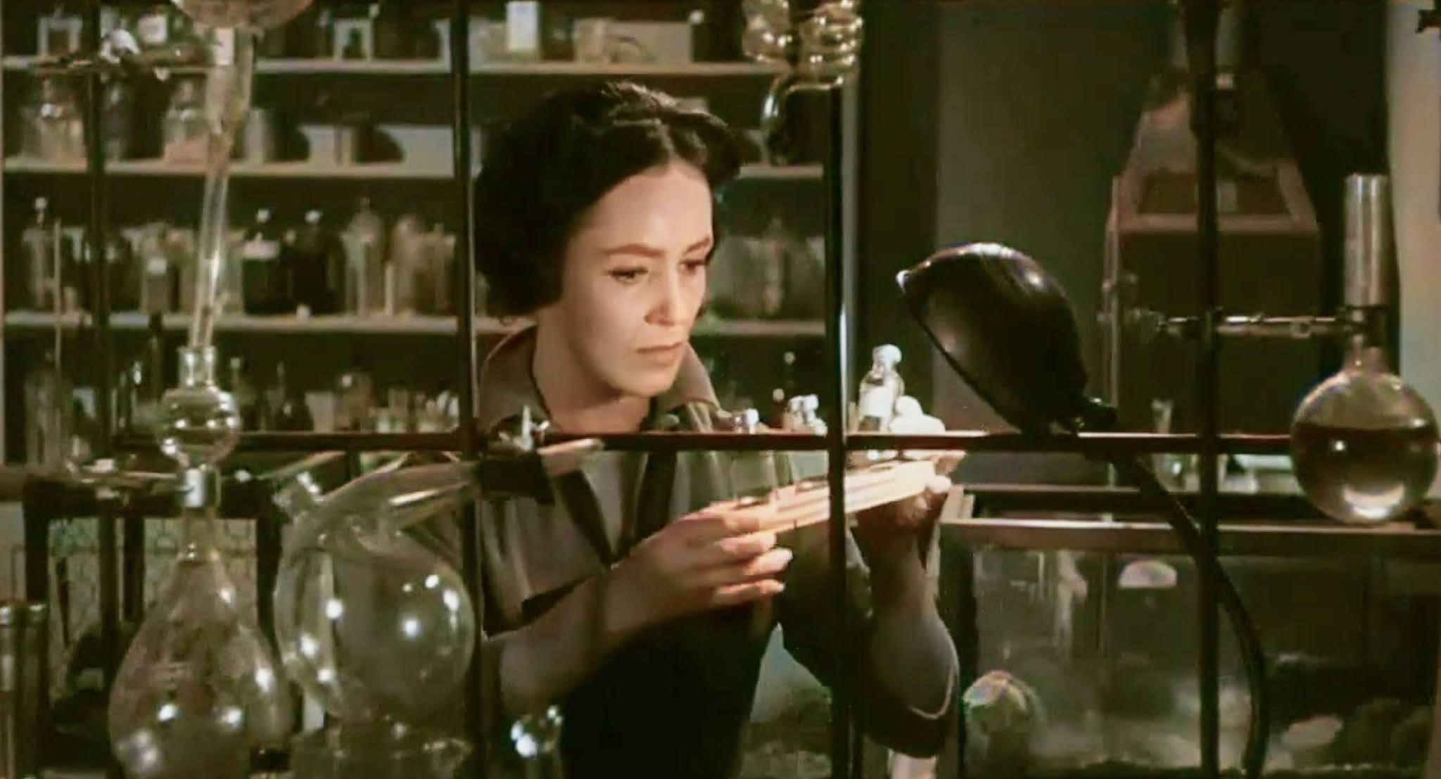 Susan cabot has sting in roger corman'S 'the wasp woman.