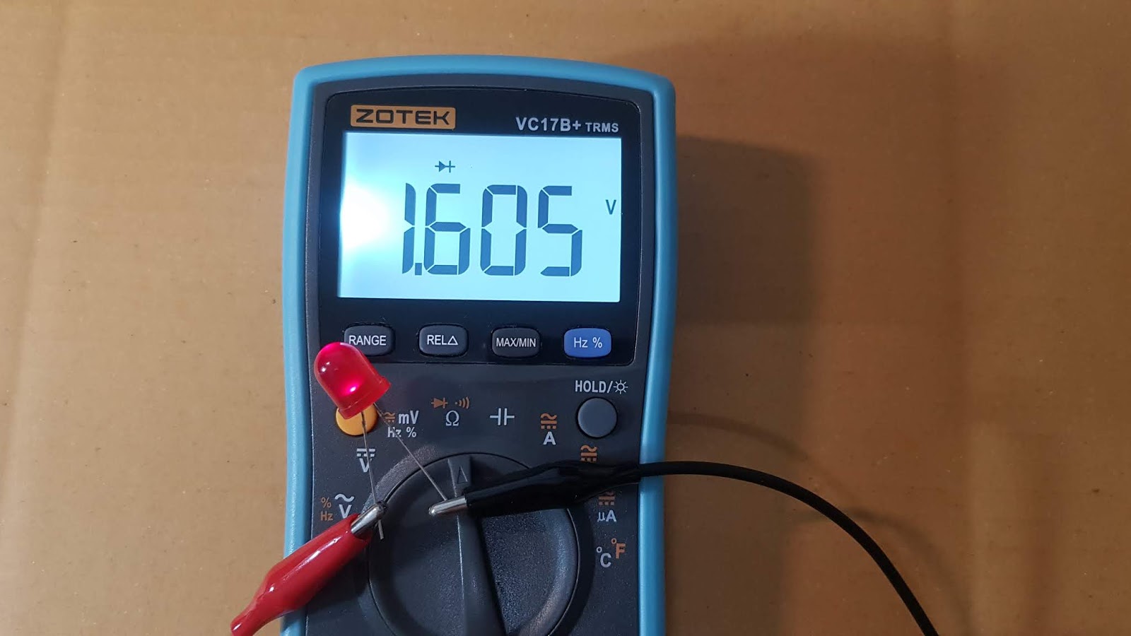 Multimeter use how to test electronic components with a multimeter HOW TO TEST LED by digital