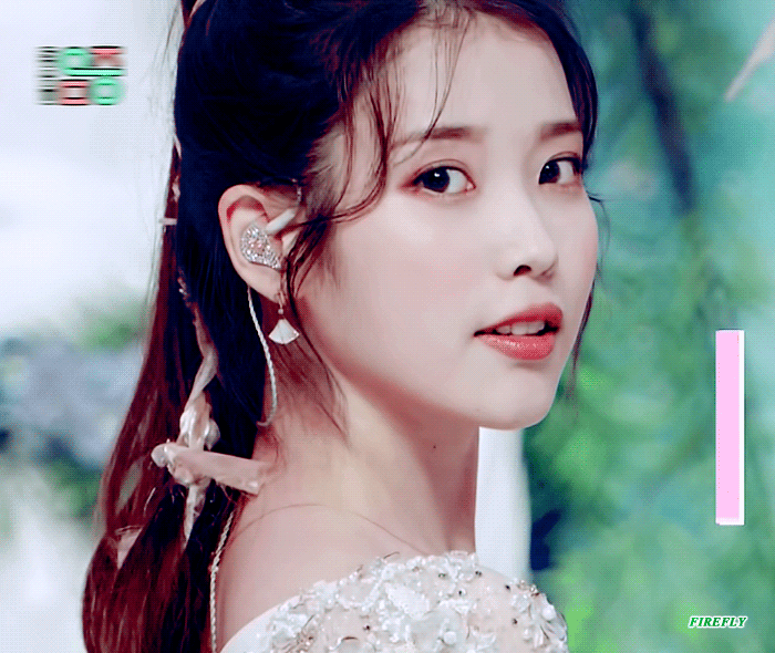 [연예] [움짤]         아이유 -  와이드섬