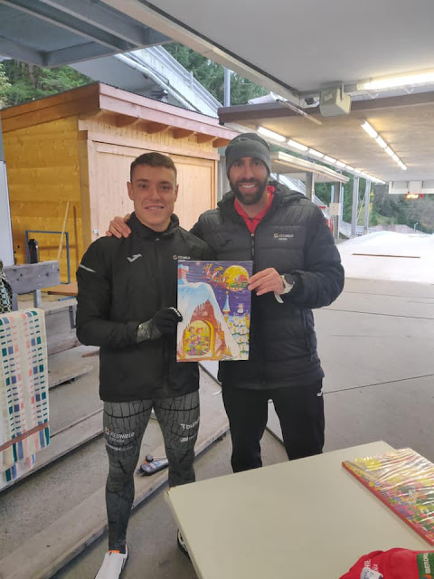 Adrián Rodríguez (izquierda) junto a su compañero Ander Mirambell.