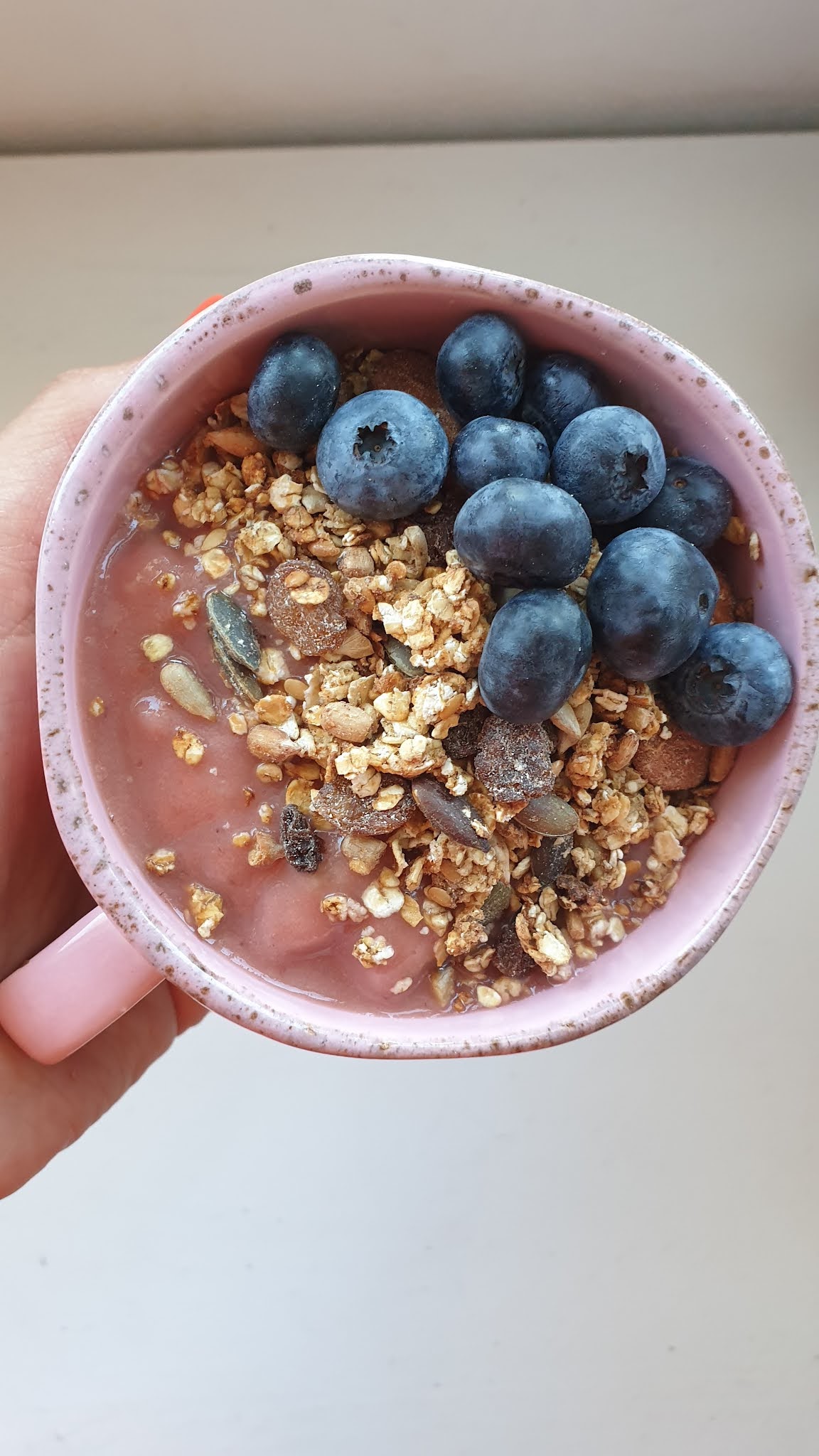 Snack Gelado de Banana e Ameixa (com cobertura de granola)