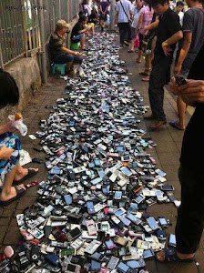 موبایل های ارزان قیمت ... خیابانی در چین
