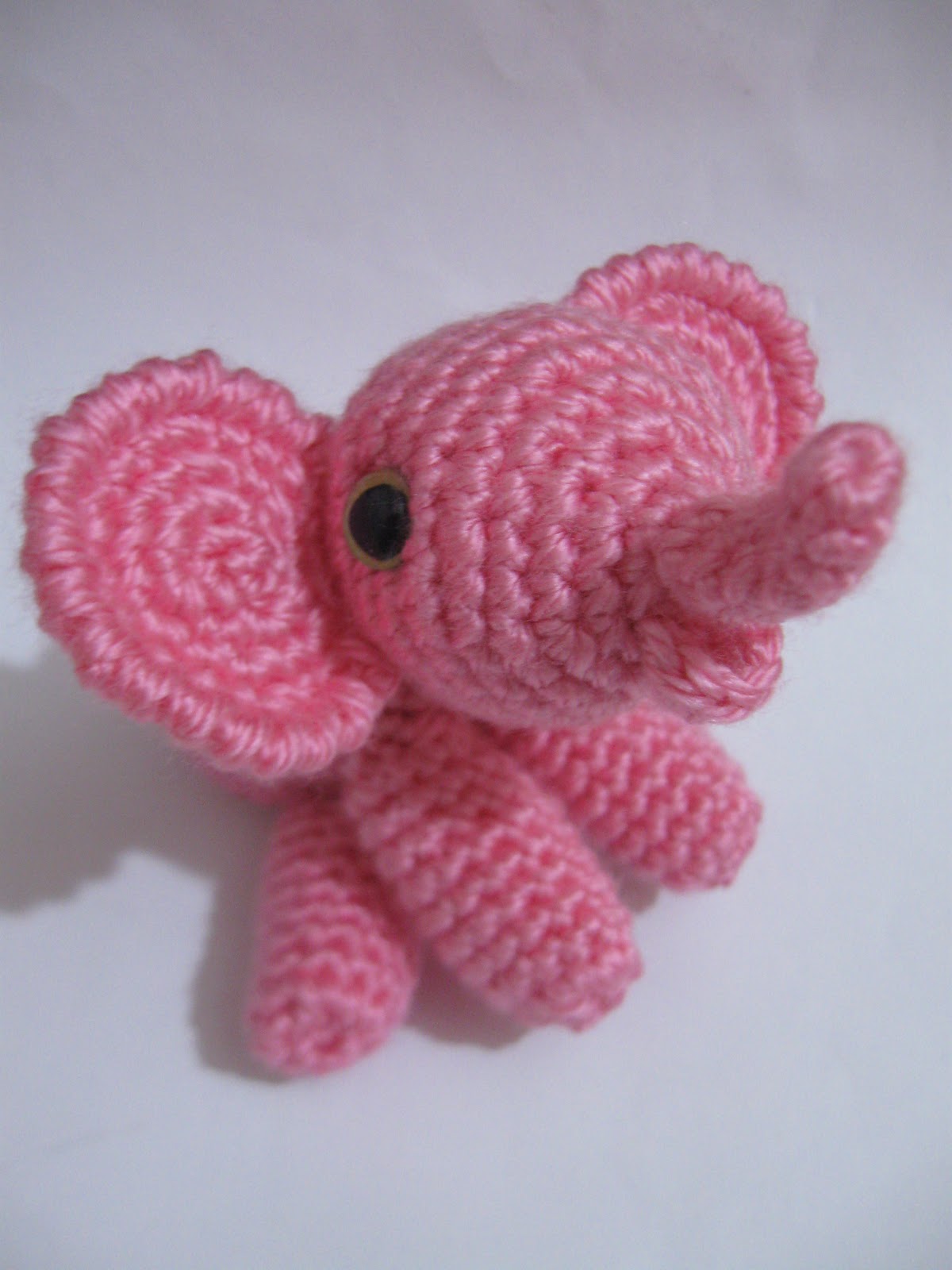 Yaseminkale sosis bacaklı bebek fil yapılışı