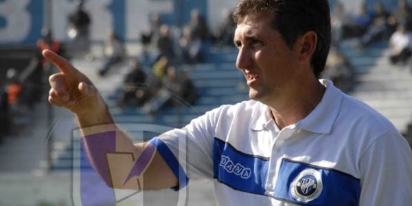 Oficial: Club Almagro, destituido Carlos Mayor