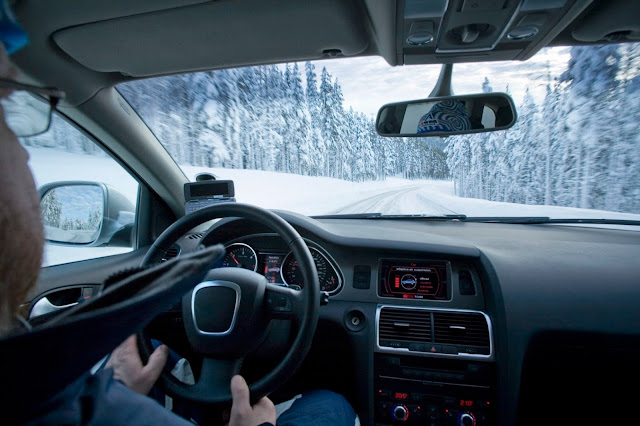 L'humidité provoque le givrage à l'intérieur des vitres de la voiture