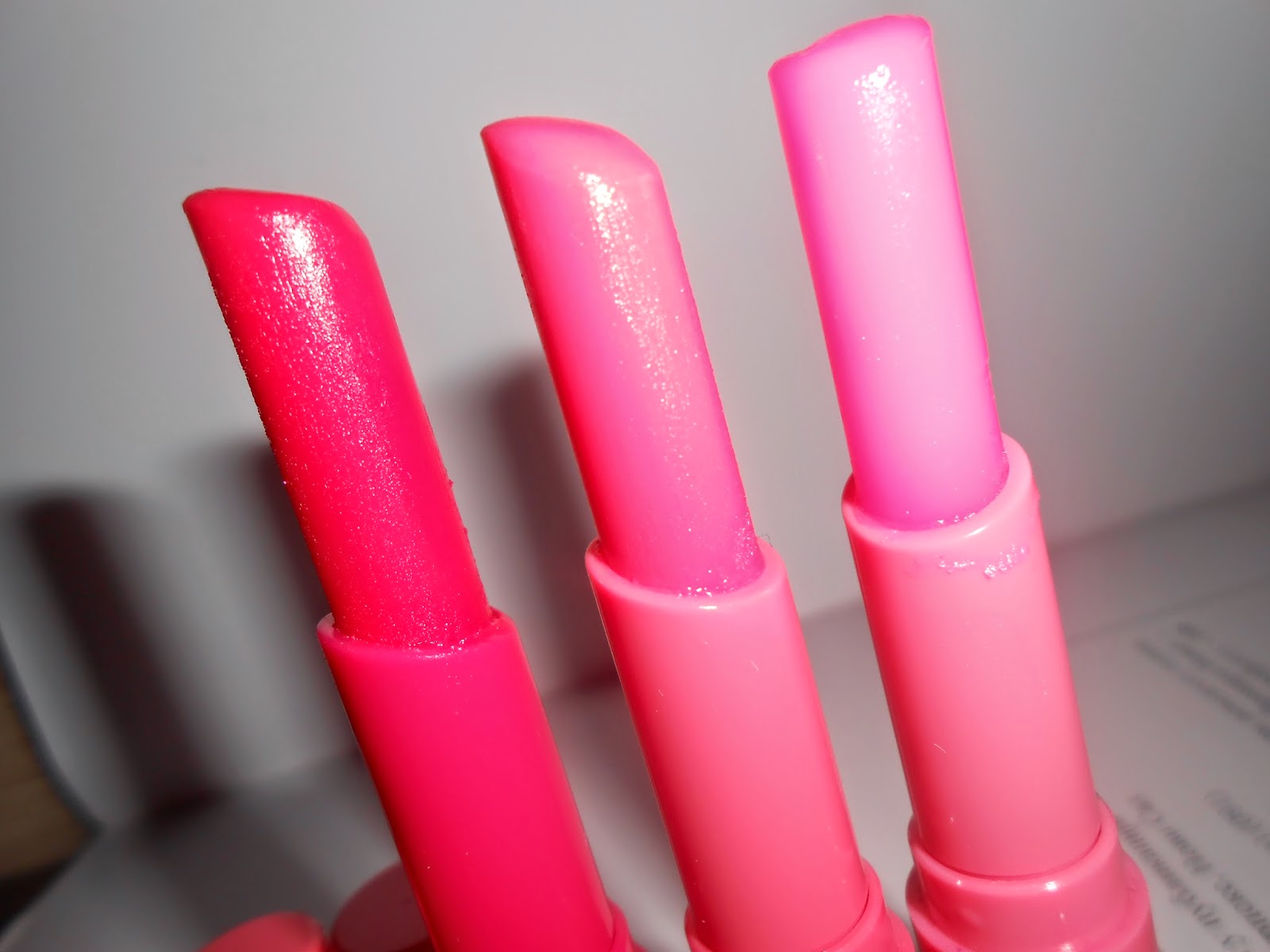 Ženski kutak Essence Glow tinted lip balm