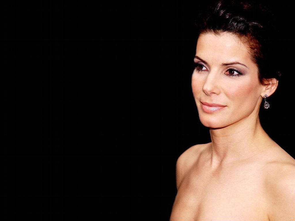 http://1.bp.blogspot.com/-K6TlgCm7lic/TlQQd9aPl3I/AAAAAAAAAXg/9cRCMlR8DsI/s1600/Sandra-Bullock-45.JPG