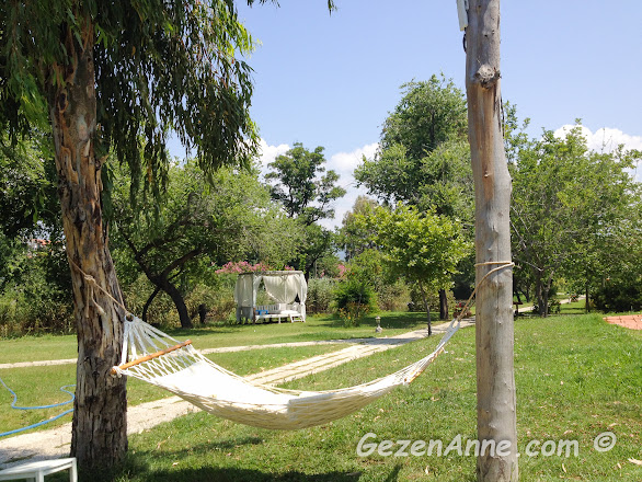 Yonca Lodge otelin hamaklı, çadırlı huzurlu ortamı, Fethiye