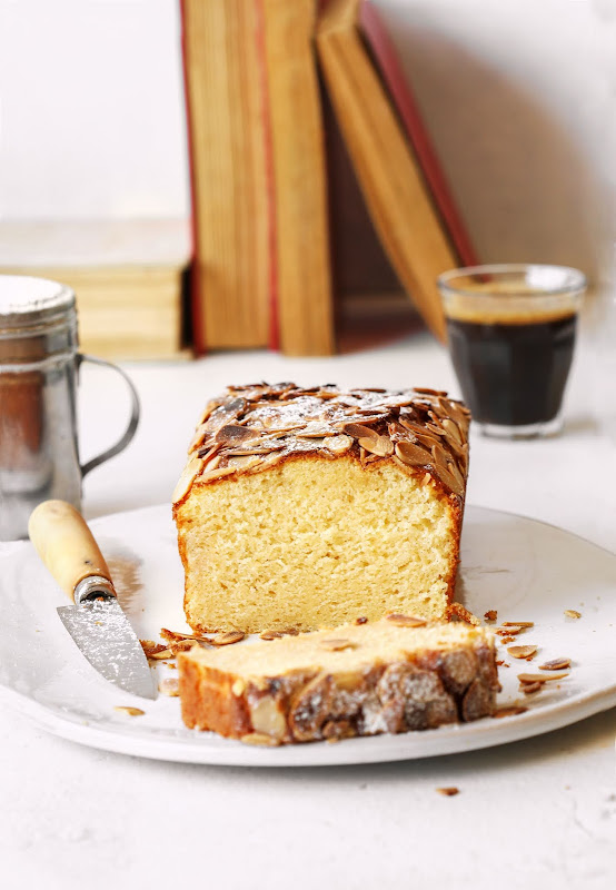 Greek yogurt almond cake