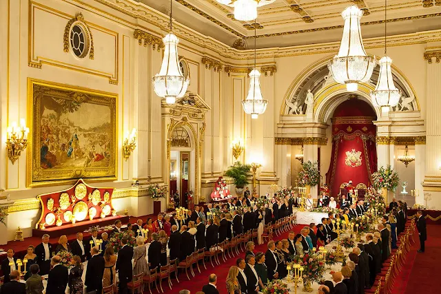 eneral view of President of Mexico Enrique Pena Nieto and Queen Elizabeth II attending a state banquet at Buckingham Palace on March 3, 2015 in London, England. 