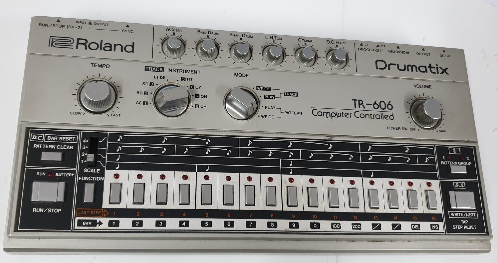 JonDent - Exploring Electronic Music: Roland TR 606 - tear down