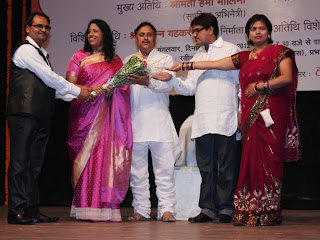 Kavita Krishnamurthy honoured with Shri Ravindra Jain Sangeet Samman