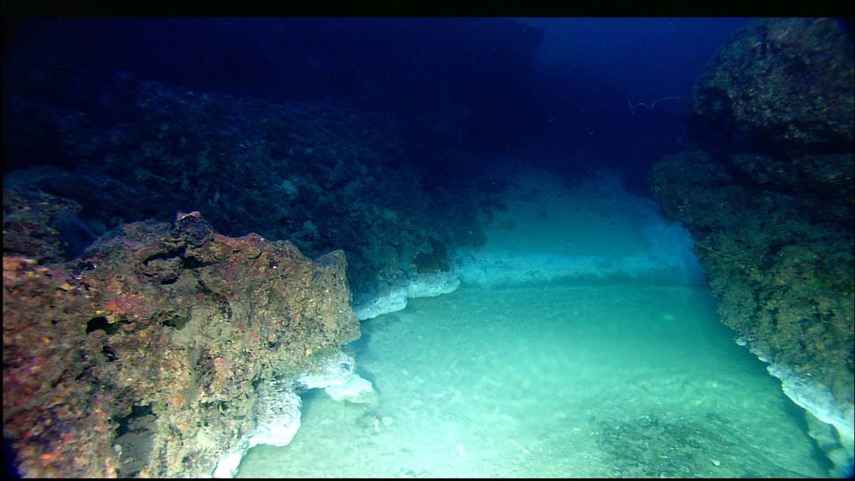 海中湖The Amazing Underwater Lake Pheozon's Zon