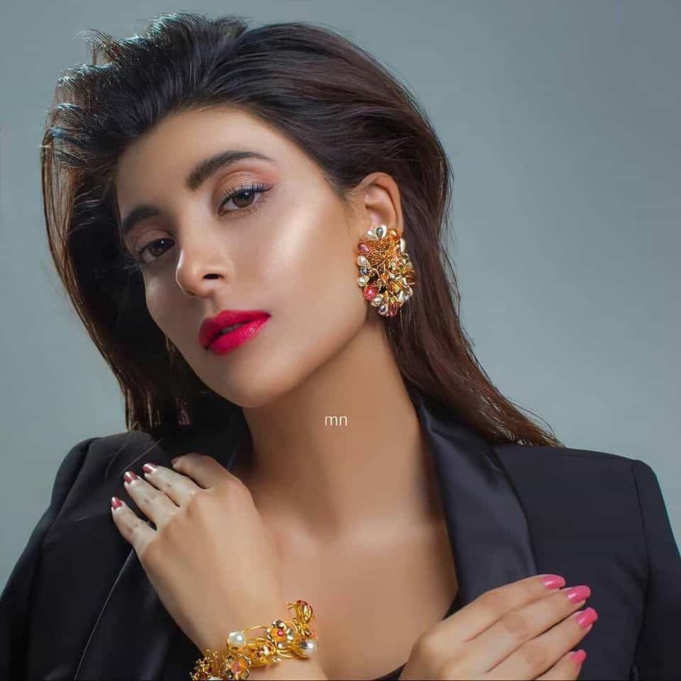 Actress Urwa Hocane New Photoshoot Daily Infotainment