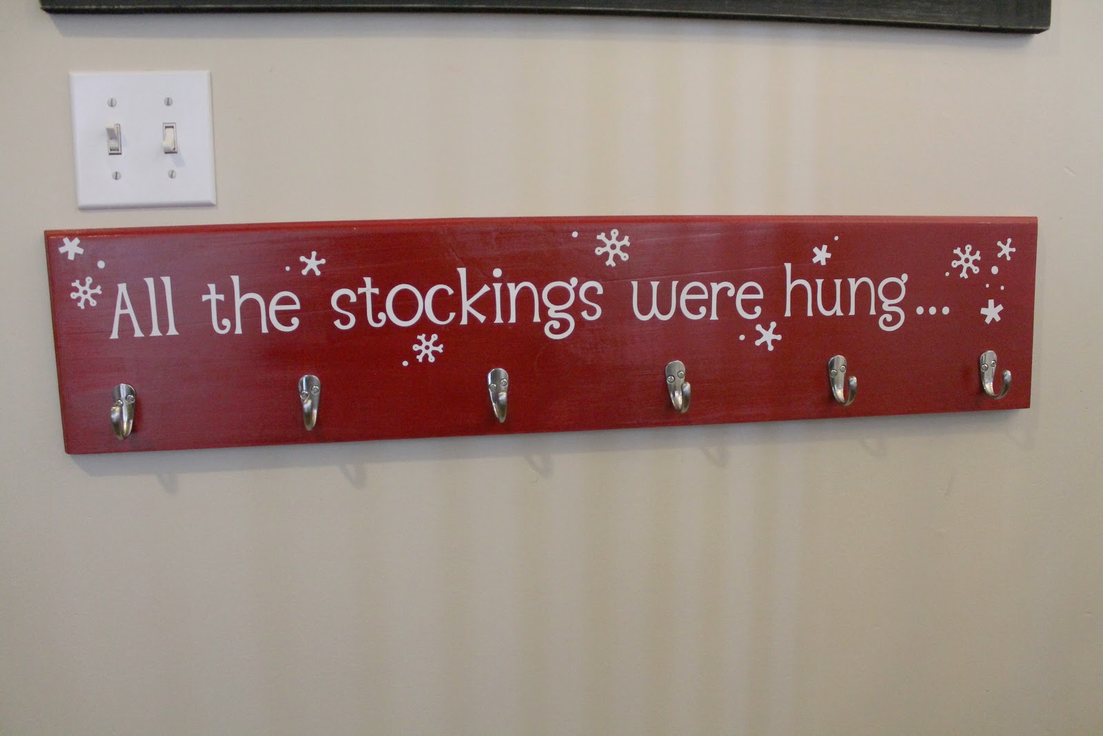 listfullyblissful No Mantle Stocking Solution