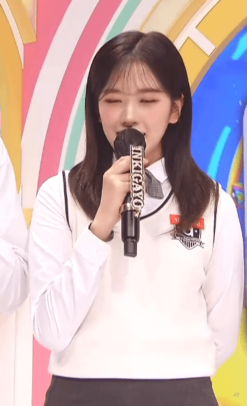 아이즈원> 교복 입은 MC 안유진