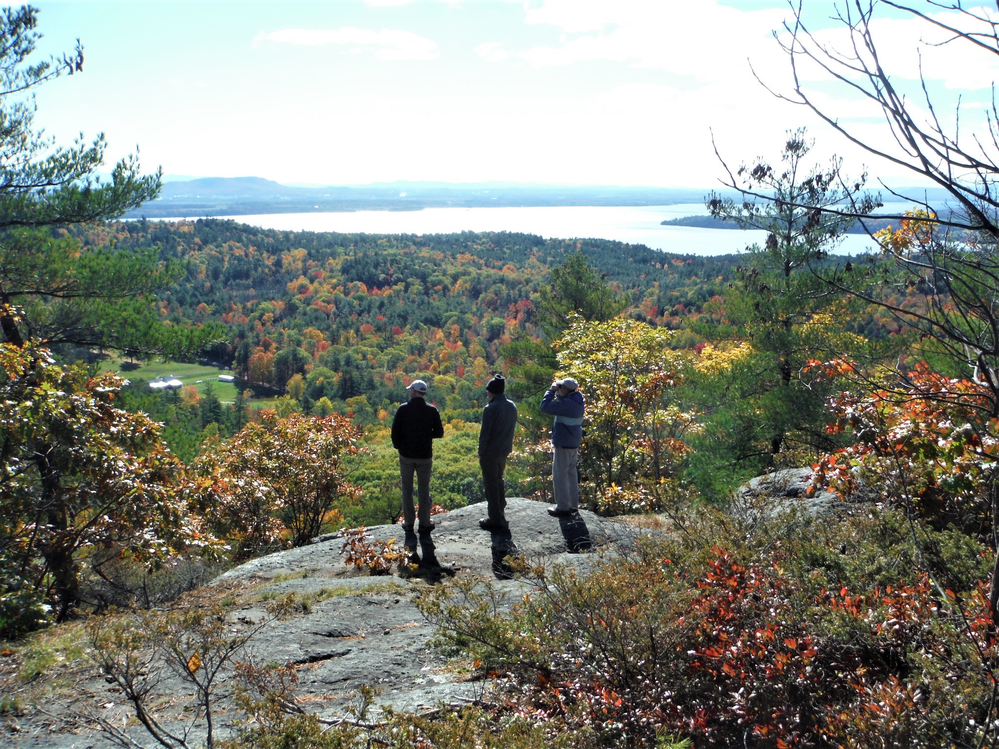 LAKE CHAMPLAIN, SPLIT ROCK WILD FOREST hiking