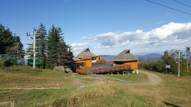 Au sommet du mont Sainte-Anne