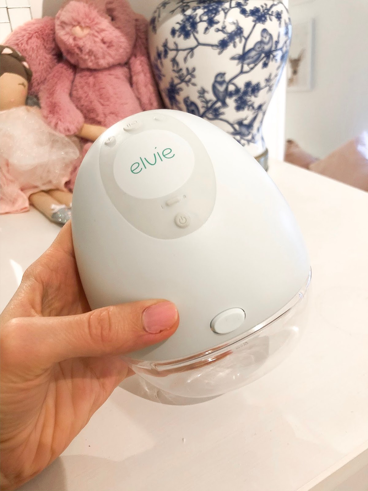 The Elvie Breast Pump Review / AD