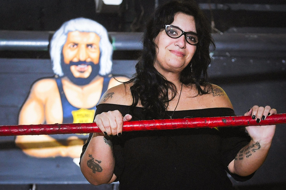 GUIA ARMENIA MENC: CON LA HIJA DE MARTÍN KARADAGIAN VUELVEN LOS TITANES EN BUENOS AIRES CELEBRA ARMENIA , POR CRISTIAN SIROUYAN - PUBLICADO EN CLARÍN.