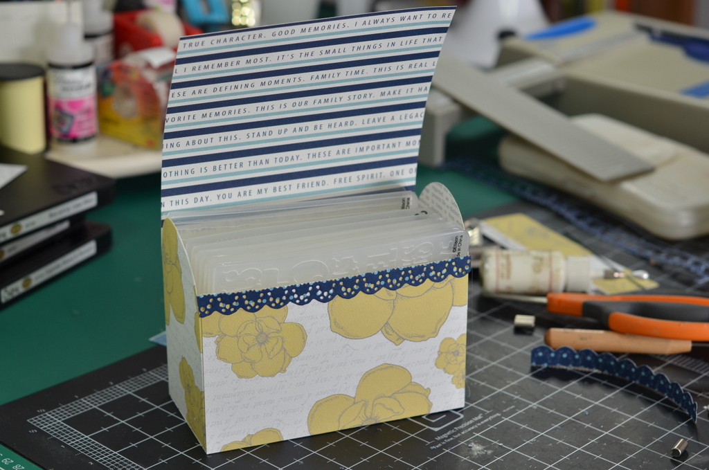 CRAFTY STORAGE Embossing Folder box DIY