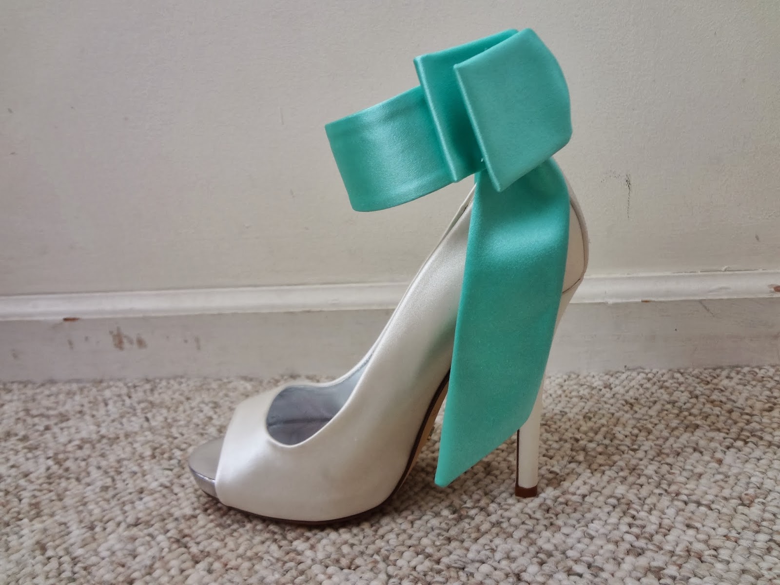 Siciliana Dreams: REVIEW: Kate Spade Grande Bow Heels