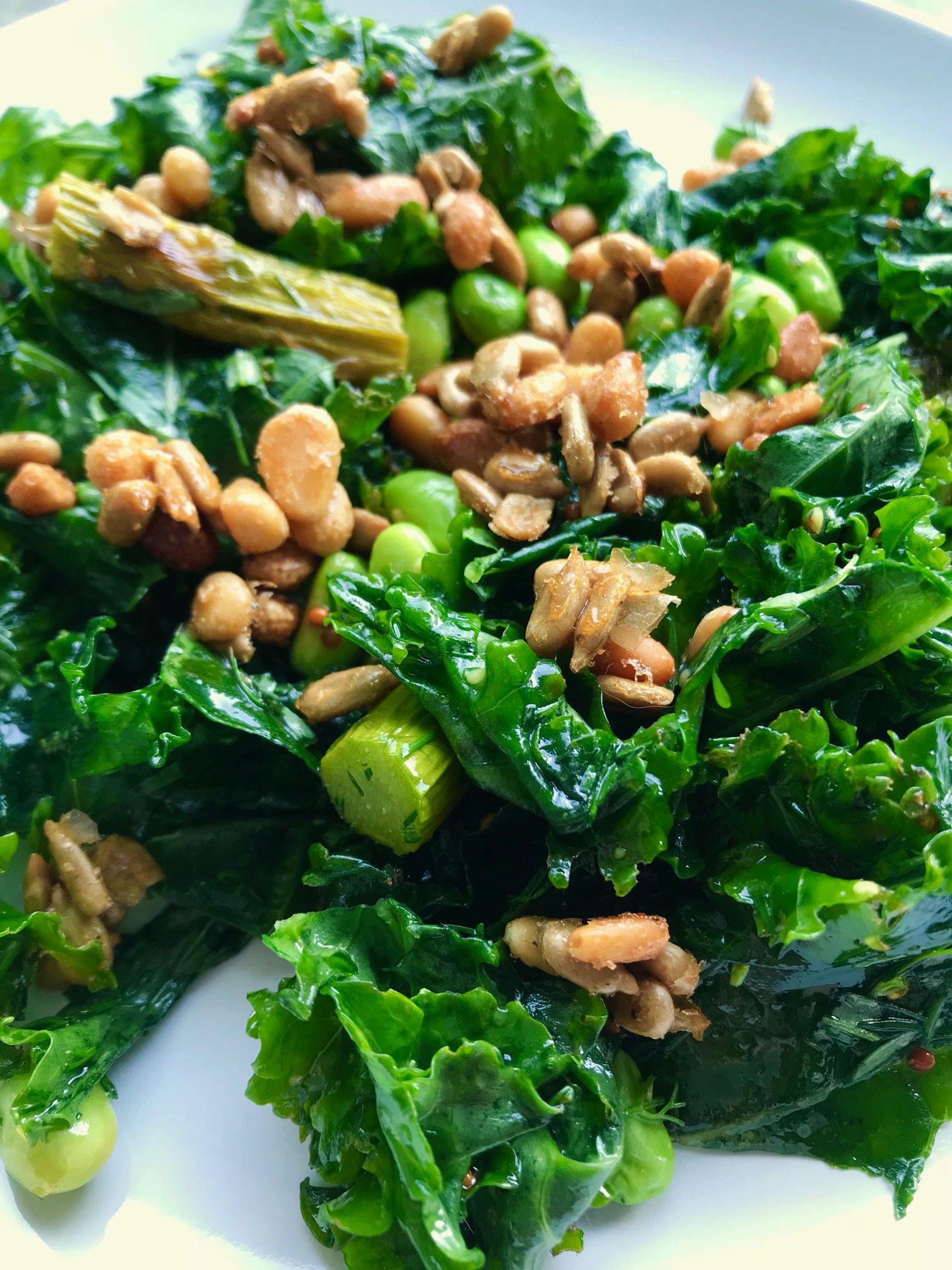 Katia au pays des merveilles Salade de kale mariné à la moutarde d