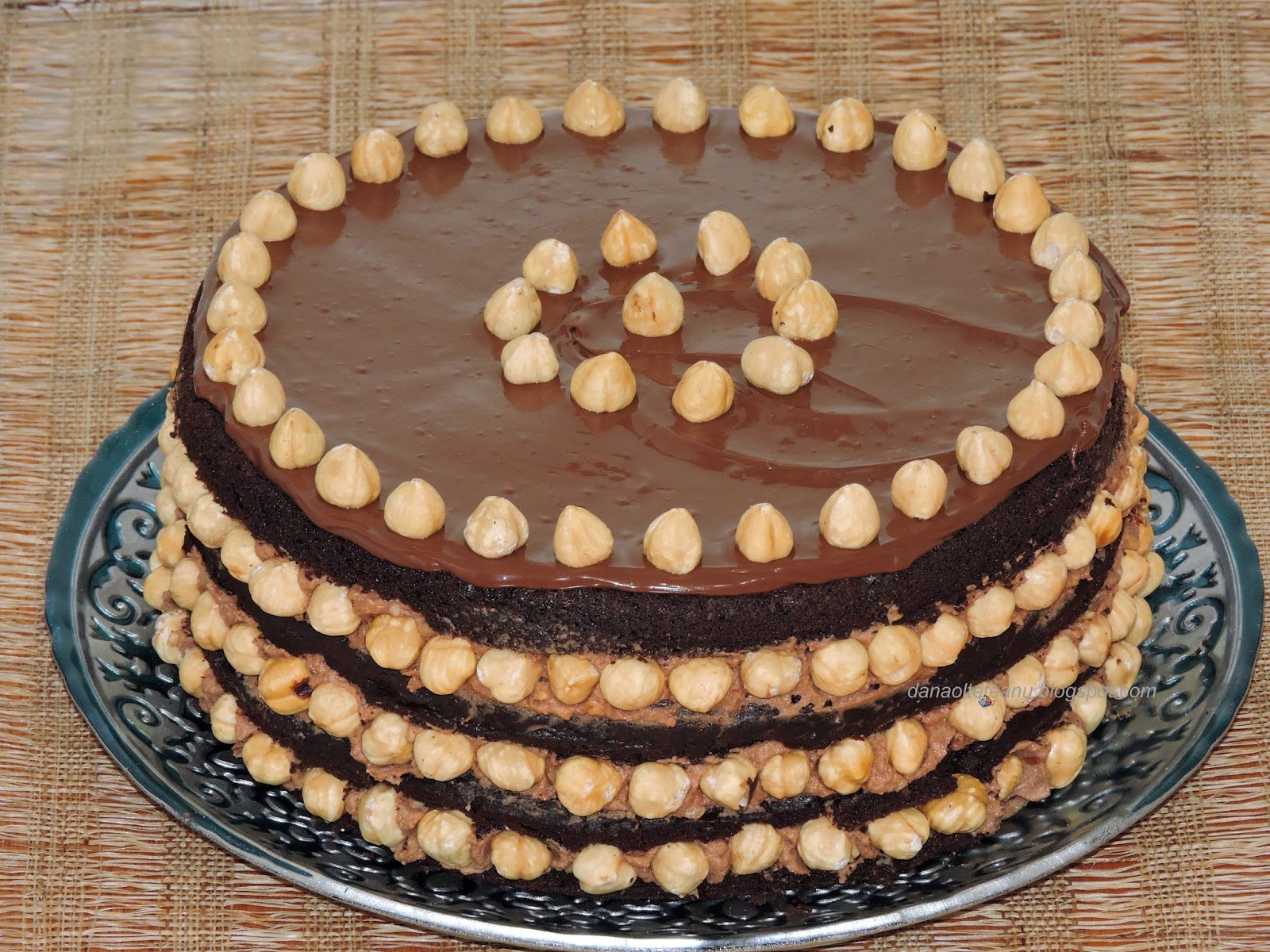 Tort cu crema de alune