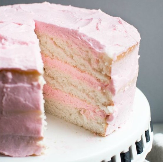 WHITE ALMOND CAKE #dessert #weddingcake WHITE ALMOND CAKE #dessert #weddingcake