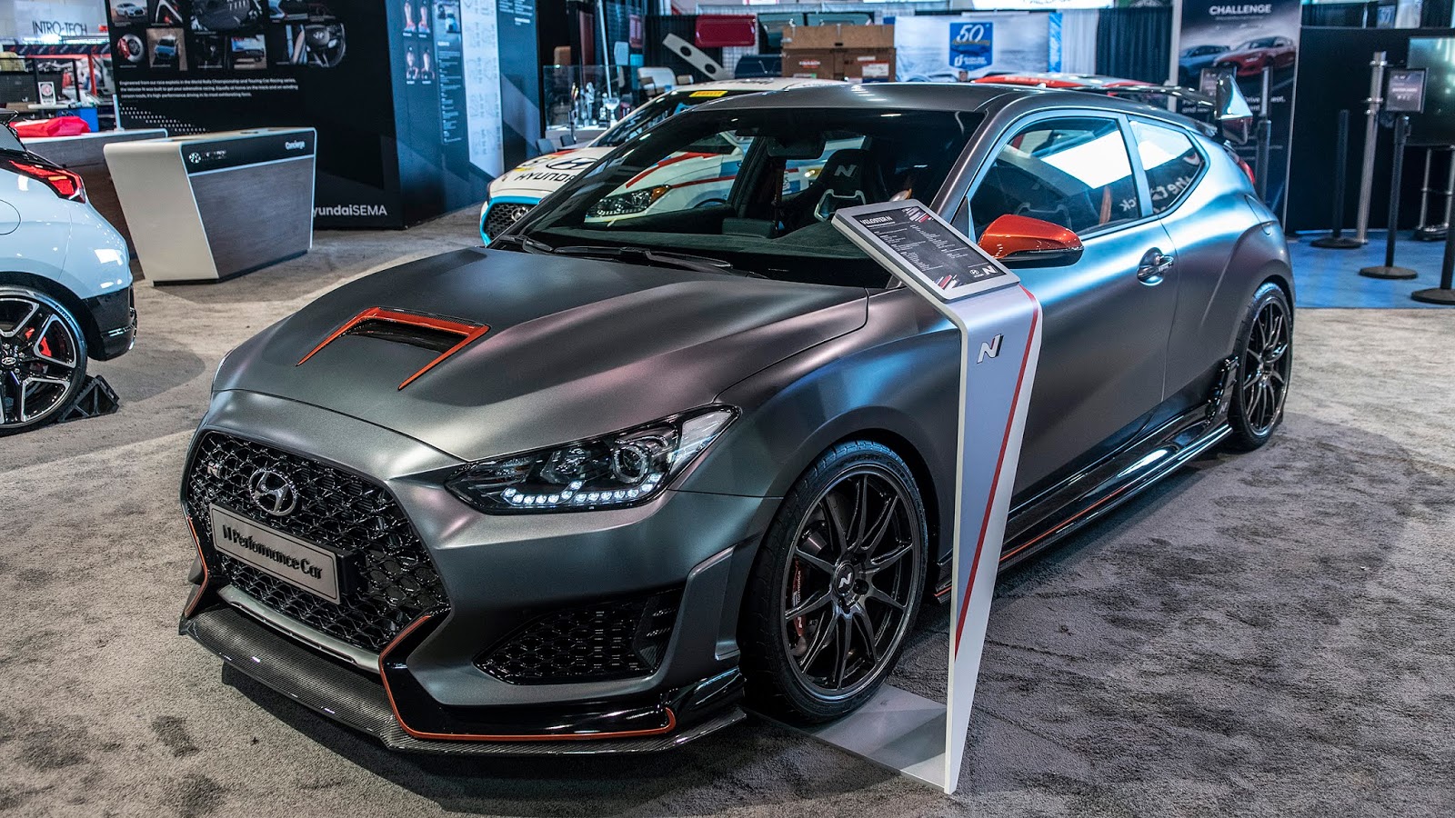 Hyundai veloster n performance. Hyundai veloster 2018. гонки евроспорт. Hyundai veloster n 2021. шильдик hyundai.