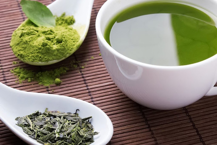 Chá verde emagrece? Conheça os benefícios para a saúde