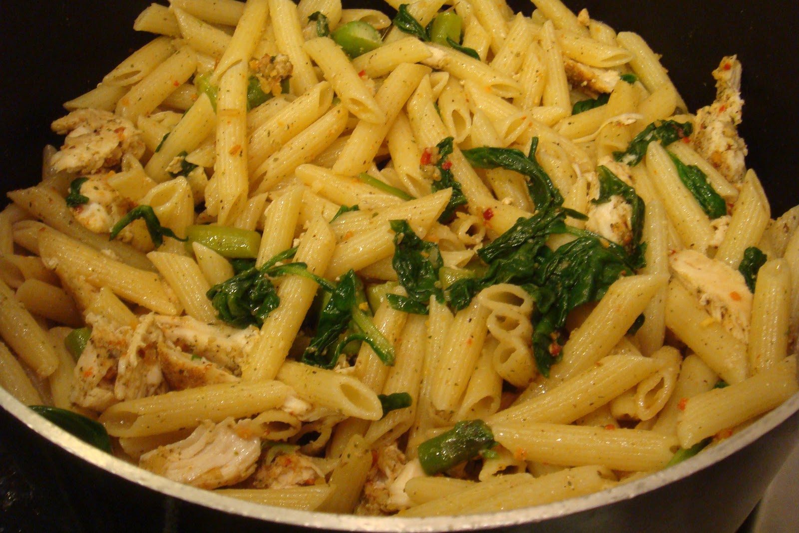 Gourmet Gibbs: Penne Pasta with Chicken, Spinach and Asparagus