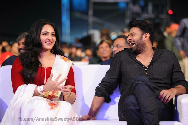 Anushka-with-Prabhas-in-Baahubali-2-Audio-Launch