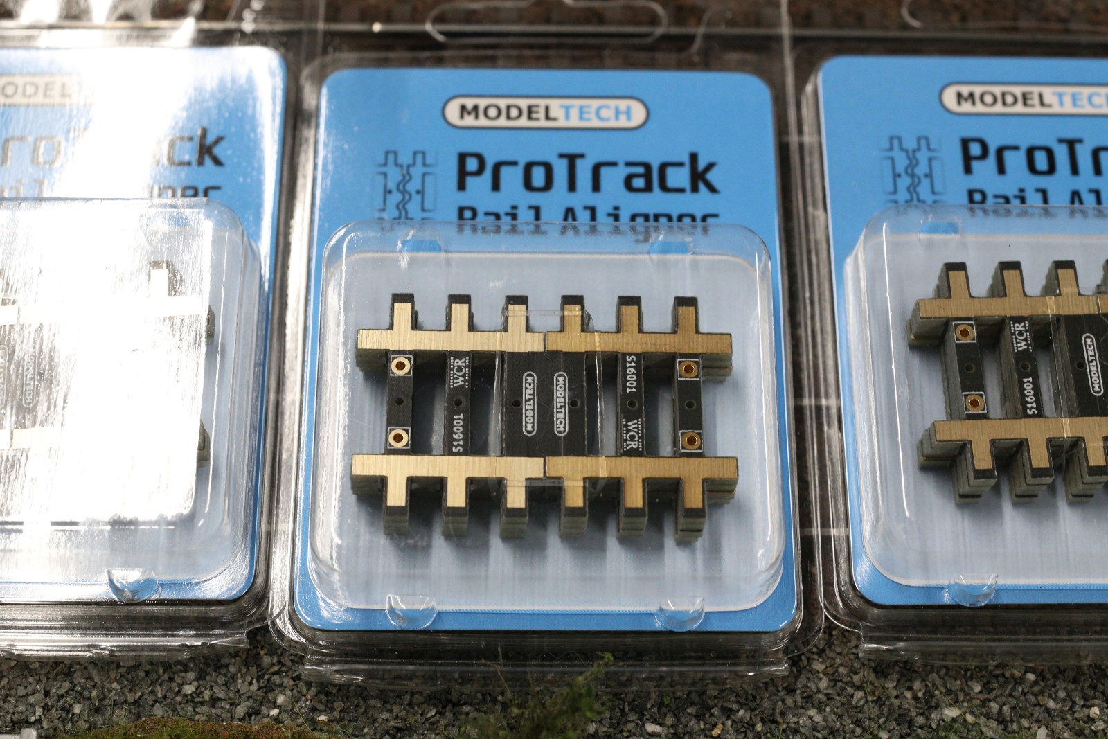 今回はPeco Code100に合わせたスタンダードなH0/00用。