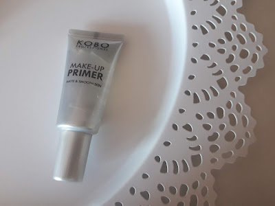 Make-up primer Matte & Smooth skin od Kobo Professional. 