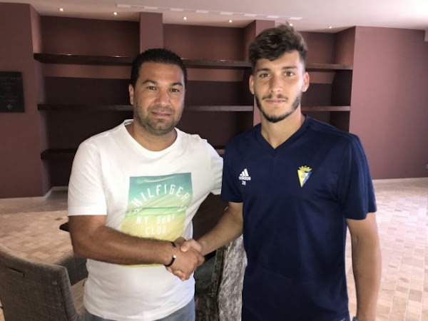 Oficial: El Cádiz renueva a David Toro hasta 2021