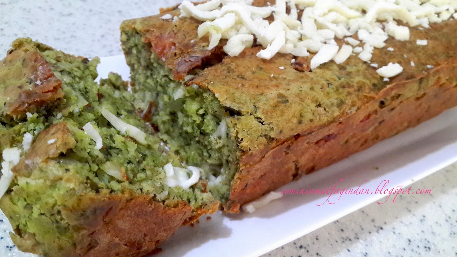 Emel�in Mutfağı Mozarella Peynirli Ispanaklı Tuzlu Kek