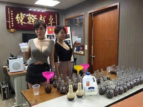 Hot girl nóng bỏng bán trà sữa bóng đèn gây "sốt" - 5