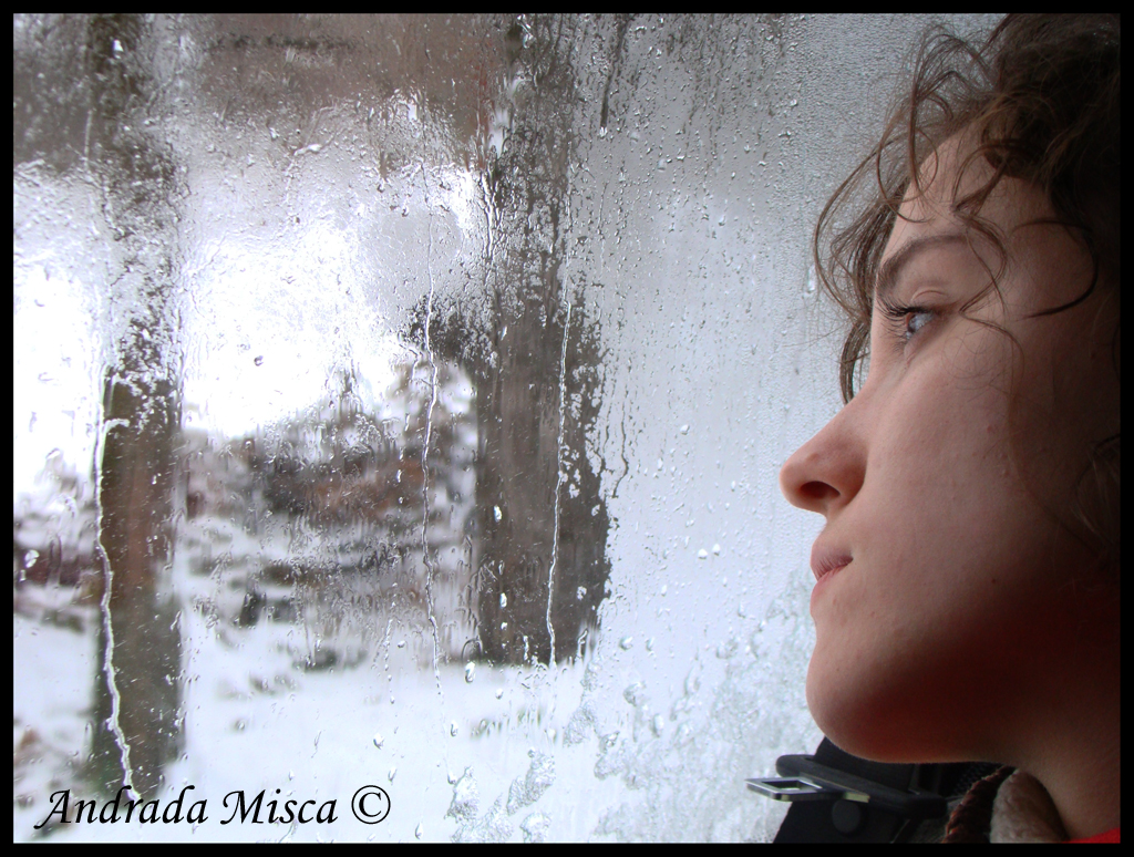 http://1.bp.blogspot.com/-KBMroNU8HlM/UNqPgTVuHWI/AAAAAAAAAgw/bmZjKKyz18w/s1600/sad-girl-cold-weather-1.jpg