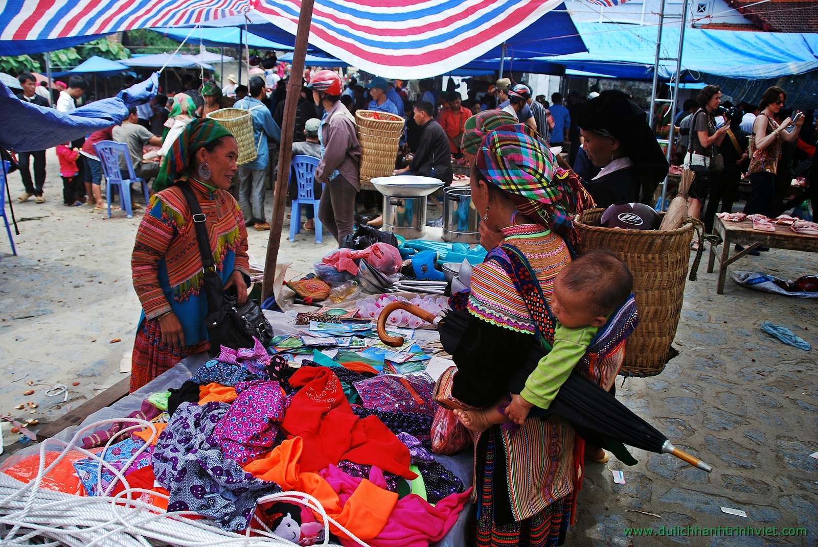 Balade au marché hebdomadaire Bac Ha - province de Lao Cai