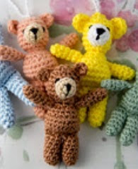 http://anniesgranny.com/wp-content/uploads/2014/12/Small-crochet-bear-by-Annies-Granny-Design.pdf