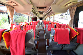 Bantal & Selimut dalam Bus