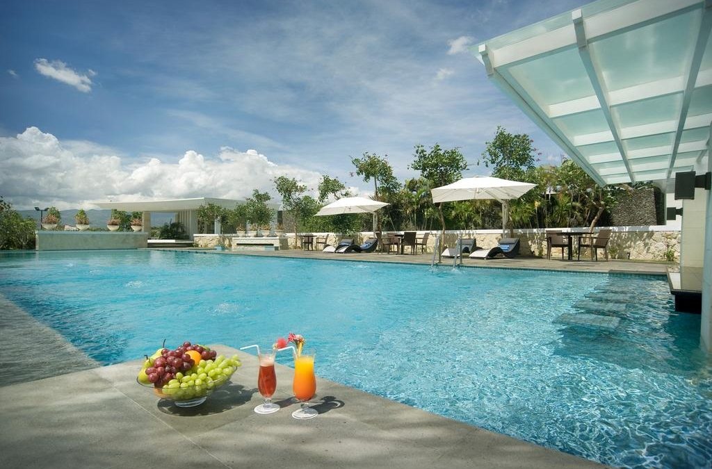 Pengertian Pool Attendant Meliputi Tugas, Jam Kerja, Gaji dan Standar