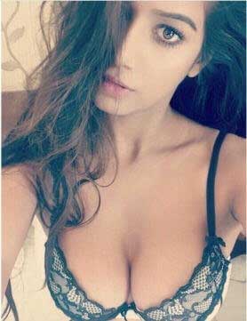 Poonam Pandey big boobs and deep cleavage Poonam Pandey big boobs and deep cleavage
