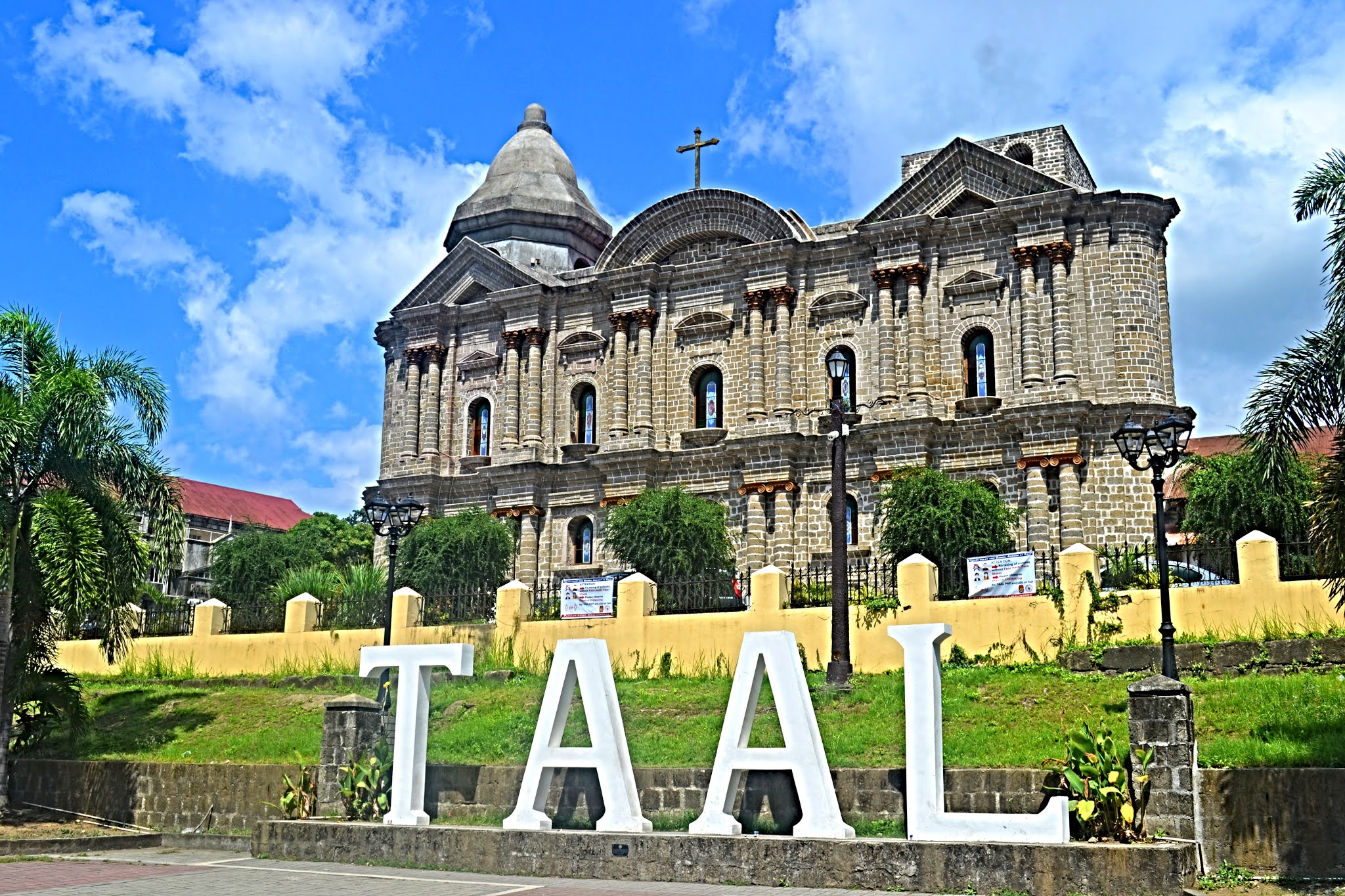 taal batangas tourist spot tagalog