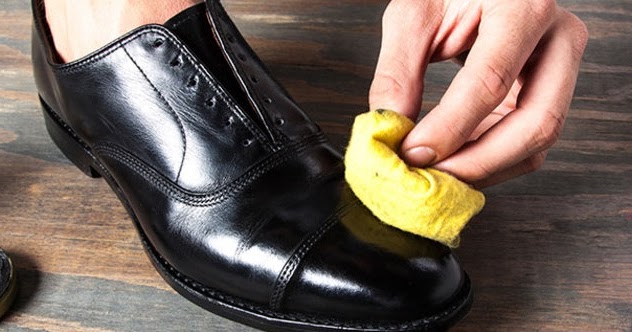 10 Cara Kilapkan dan Hitamkan Sepatu Kulit Tanpa Semir