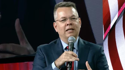 Pendeta Amerika Yang Pernah Dipenjara di Turki Prihatin Meningkatnya Permusuhan Terhadap Orang-Orang Kristen di Amerika